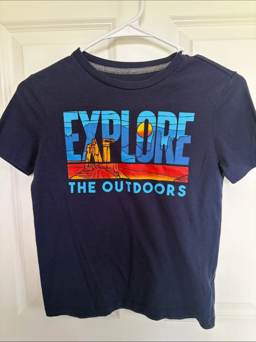 Old Navy Navy Graphic 'Explore The Outdoors' Tee